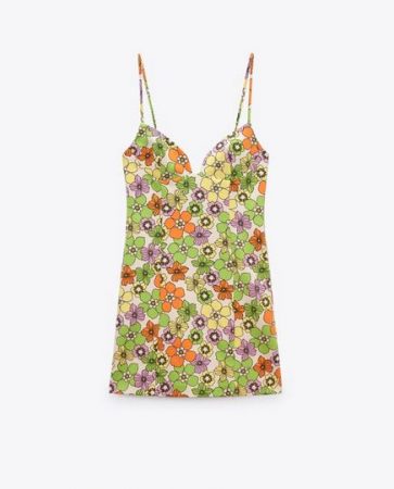 Zara tira la casa por la ventana: prendas de temporada a menos de 10€ 63 Merca2.es Zara