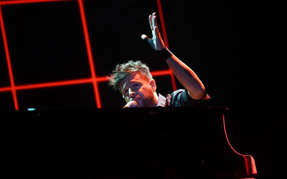 Escribió una canción para Christina Aguilera