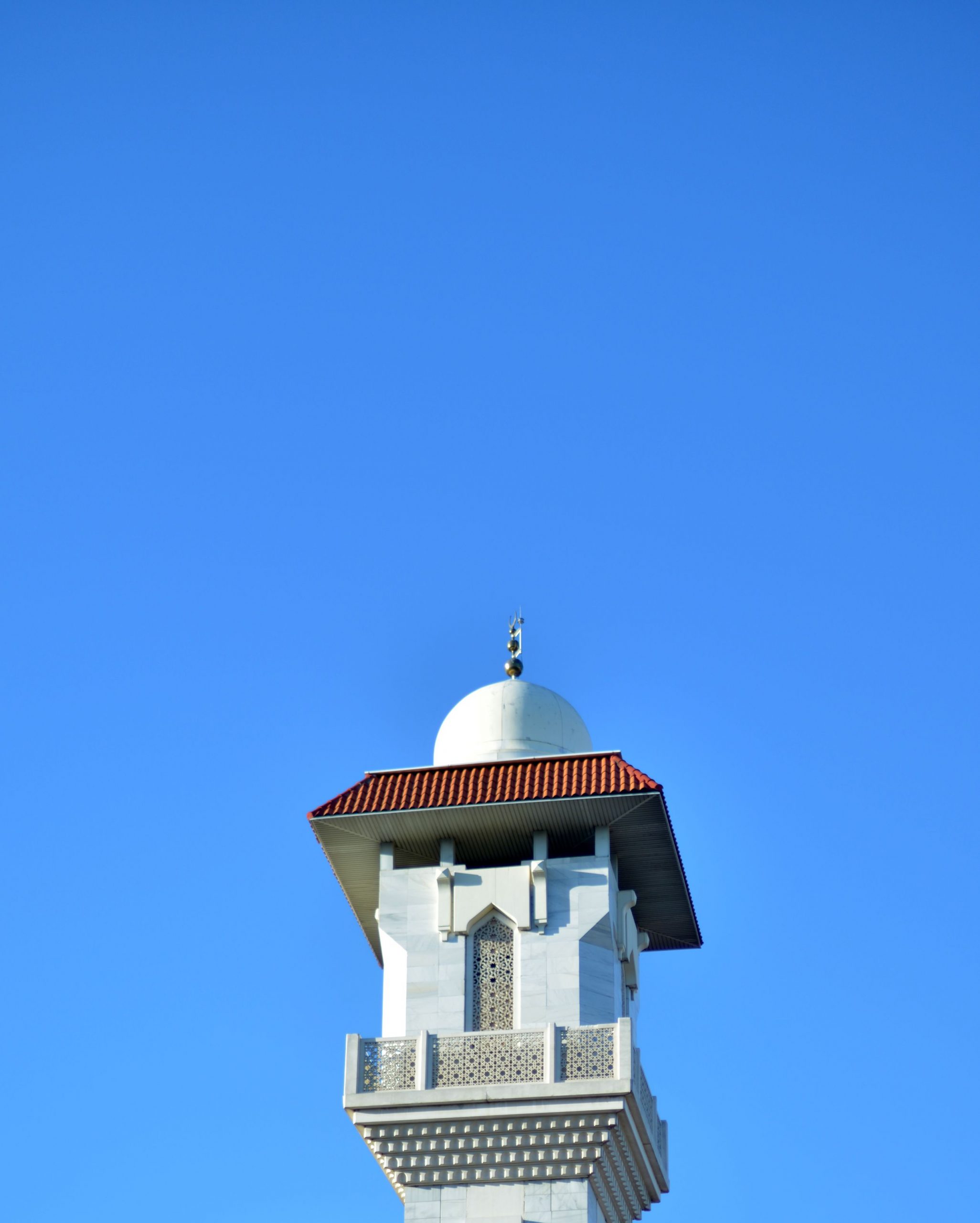 Los artistas Omar Jerez y Julia Martínez lanzan una nueva y crítica performance