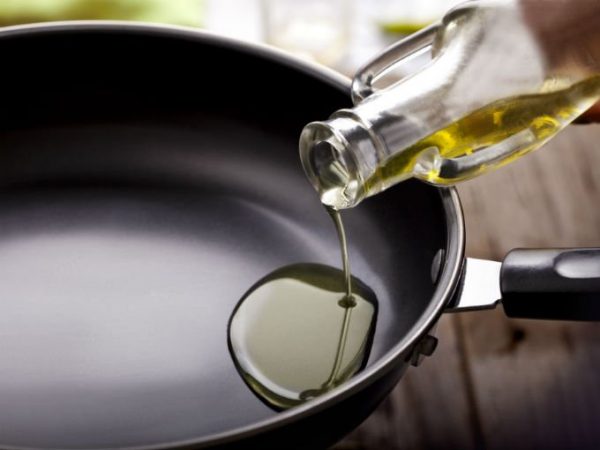 TERCER PASO: COCINAR EN UNA CAZUELA LOS INGREDIENTES