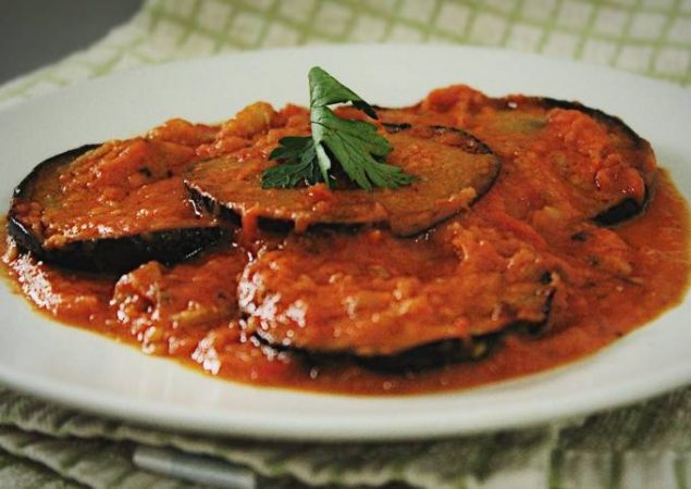 berenjenas en salsa de tomate y ajo foto principal Merca2.es