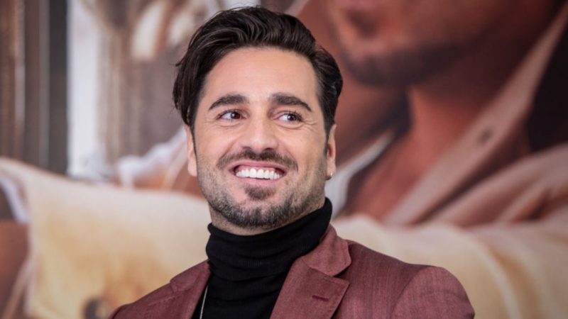 Operación Triunfo: el concursante que gana más con sus colonias que con su música 26 Merca2.es bustamante-perfumista-canta