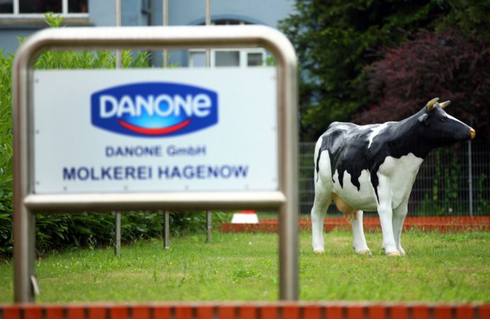 China y EE. UU. sostienen a Danone: ventas online y proteínas impulsan el margen pese a Nestlé 1 Merca2.es Danone abona un precio bajo a los productores de leche
