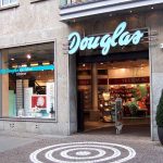 Douglas aprieta el cinturón y pone sus tiendas en el punto de mira: más compras online y menos espacio para lo que no funciona 1 Merca2 Douglas