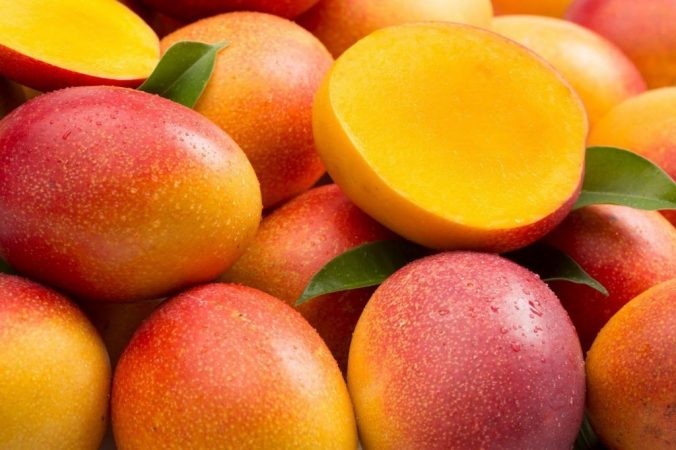 Mango: los peligros ocultos de la fruta de moda 51 Merca2.es haiman el troudi el mango una exquisitez popular 10 1024x682 1 Merca2.es