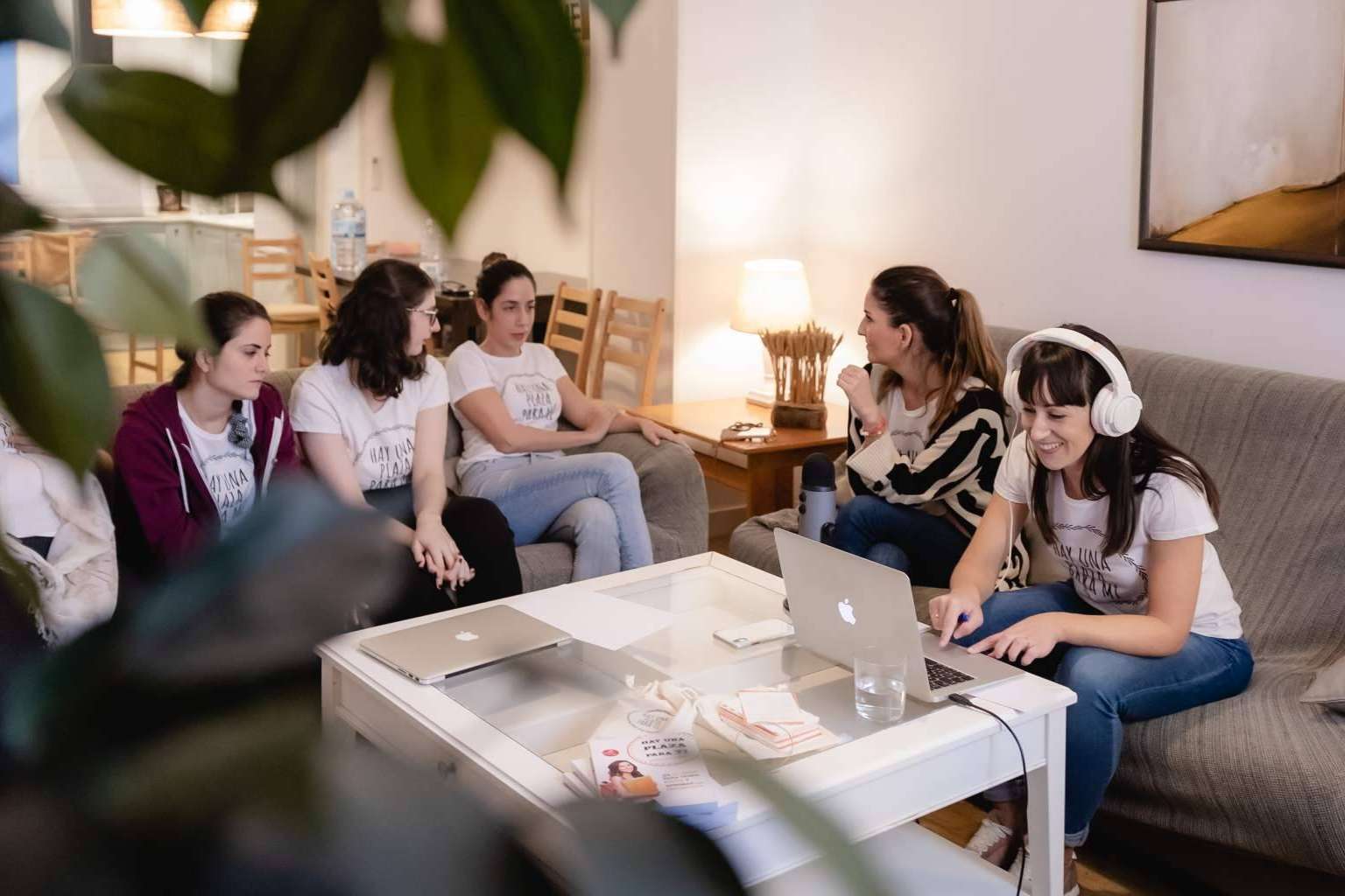 Entrevistas a opositores y episodios temáticos, con Úrsula Campos