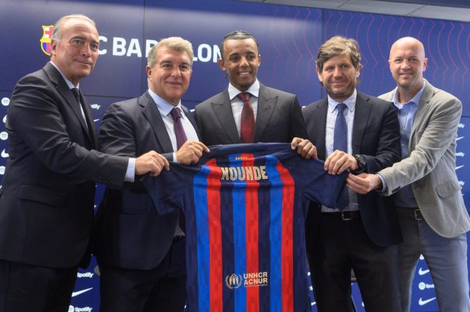 Las palancas de Laporta hipotecan el futuro del Barça 1 Merca2.es joan laporta kounde palancas Merca2.es