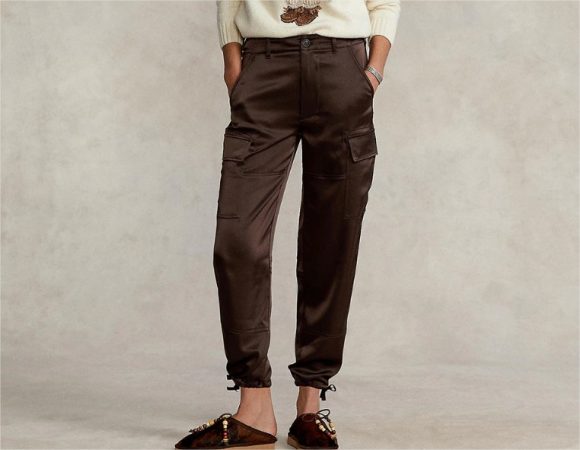 Pantalones con descuentos de hasta el 50% en el El Corte Inglés: chinos, jogger y más 58 Merca2.es pantalon cargo efecto satinado