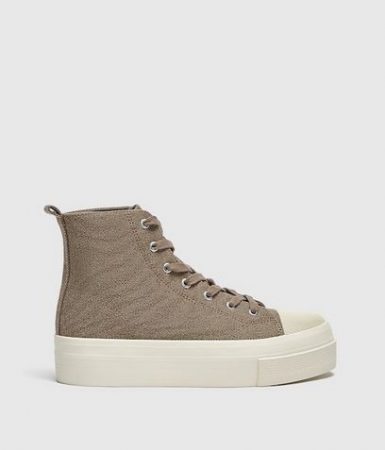 Las alpargatas de Pull&Bear más cómodas y elegantes de todo el verano 21 Merca2.es screenshot www.pullandbear.com 2022.08.17 18 40 01 Merca2.es