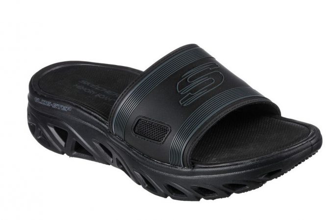 screenshot www.skechers.es 2022.08.09 09 06 49 Merca2.es