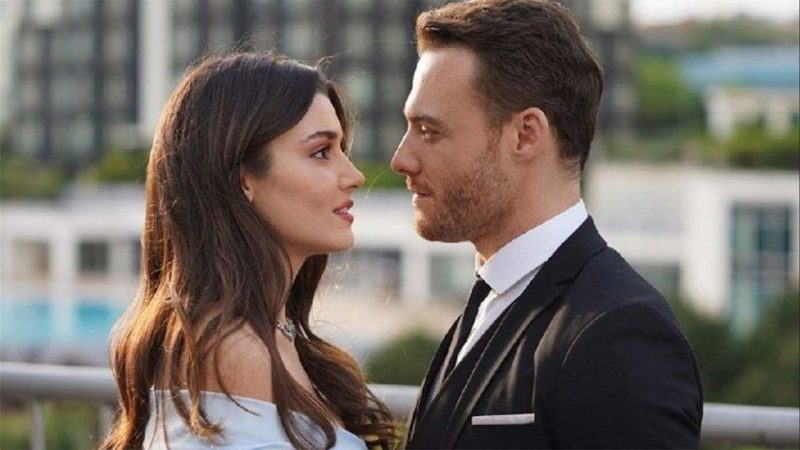 La pista que buscaban los fans: ¿Están juntos Hande Erçel y Kerem Bürsin? 49 Merca2.es 0312607 Merca2.es