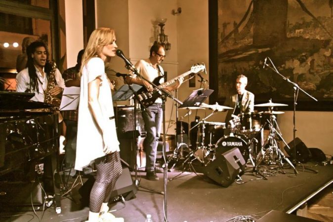 Cómo fue su debut en la música