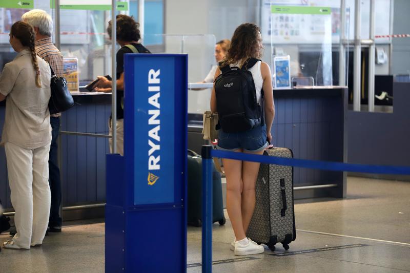 Ryanair pide a los gobiernos europeos proteger los sobrevuelos por la huelga de controladores aéreos franceses