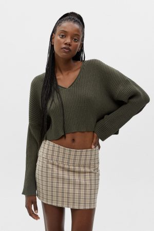 Novedades de Pull&Bear para el entretiempo: estas son las mejores 9 Merca2.es Jersey punto canalé cuello pico