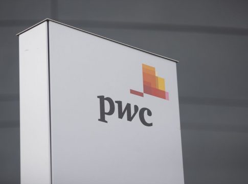 PwC criticó que no computaran las horas de café