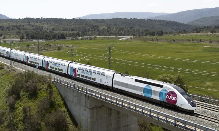 Renfe pierde la hegemonía de los viajeros con destino Málaga 1 Merca2.es EuropaPress 4113757 tren ouigo Merca2.es