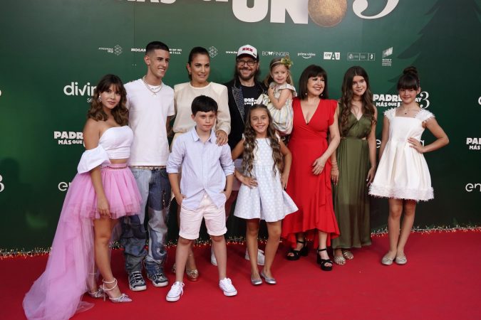 EuropaPress 4572715 elenco pelicula padre no hay mas posan medios estreno comedia familiar 1 Merca2.es