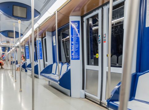 Interior-vagon-Metro-Madrid-linea_2165793457_7312787_1300x731