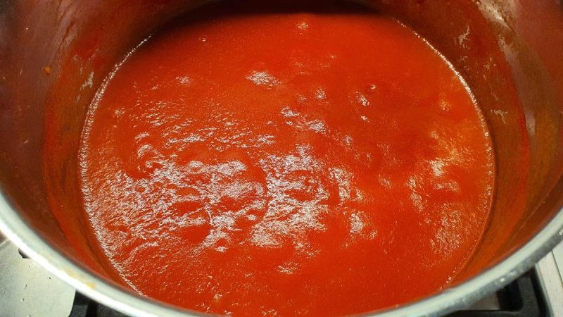 Atún con tomate: una receta sencillísima con la que te chuparás los dedos 