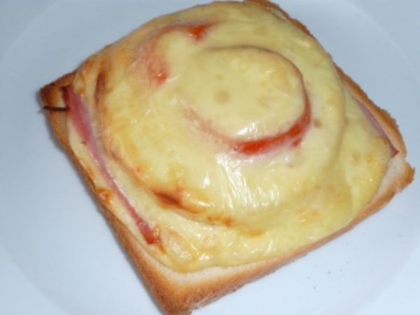 Tostadas Hawái: el aperitivo alemán con el que sorprenderás a tus visitas 