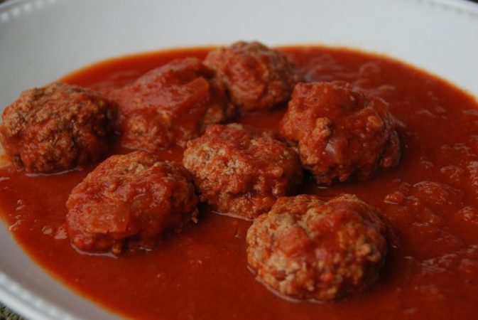 El ingrediente de otoño que le da un sabor de 10 a las albóndigas 49 Merca2.es albondigas con salsa de tomate y alcaparras 13311 Merca2.es