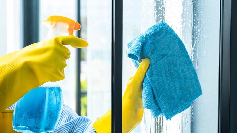 como limpiar vidrios con amoniaco vinagre jabon trucos caseros 1280x720x80xX Merca2.es