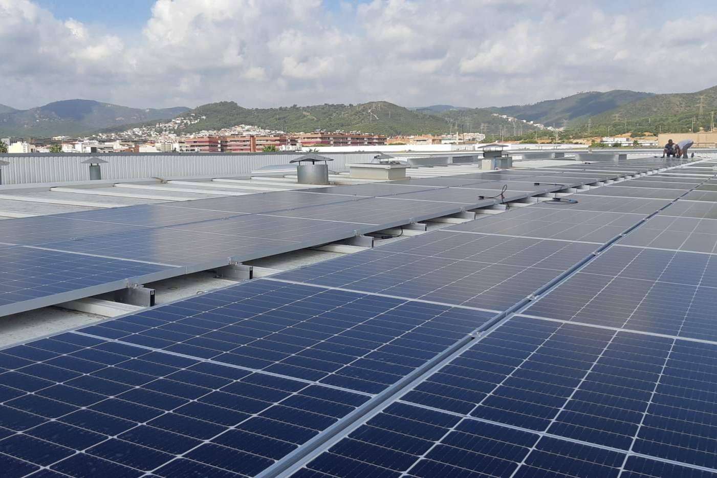 Scent Emotions finaliza la primera fase de instalación de sus placas fotovoltaicas Scent Emotions finaliza la primera fase de instalación de sus placas fotovoltaicas