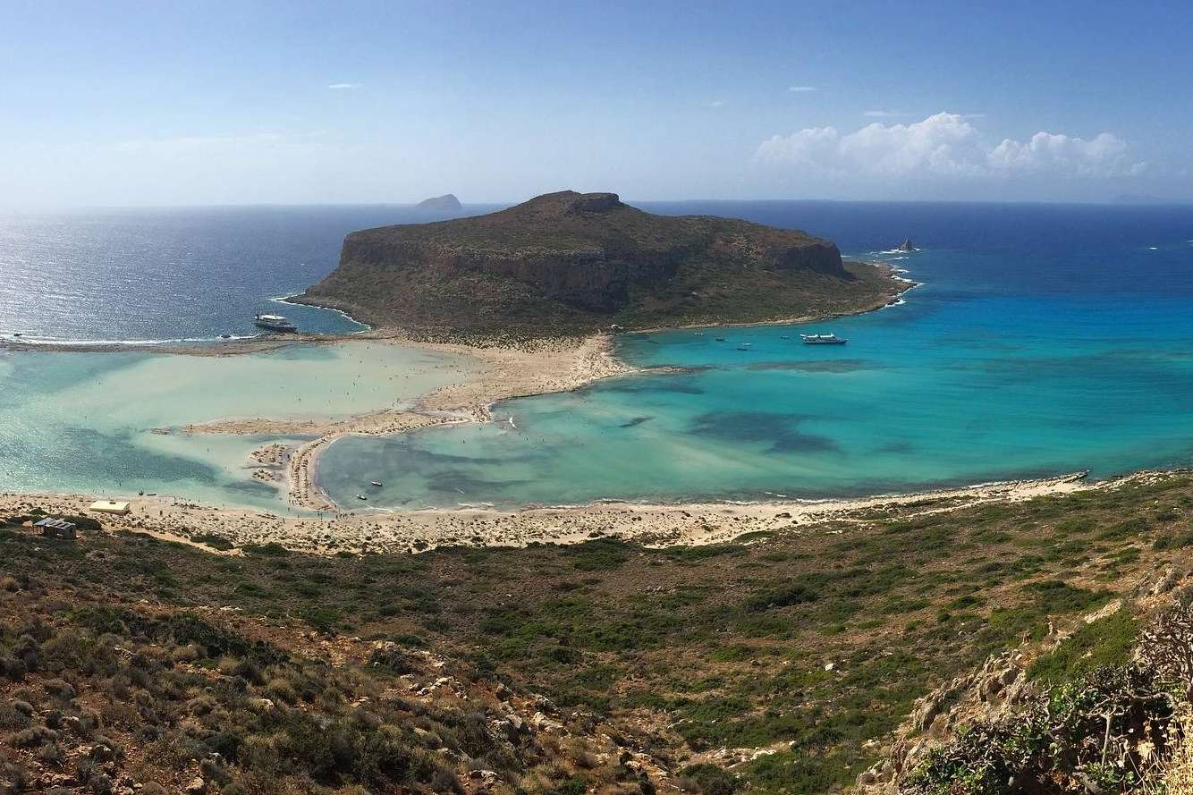 Con ISholidays.com, es posible alquilar una villa en la Isla de Creta, la más grande de Grecia