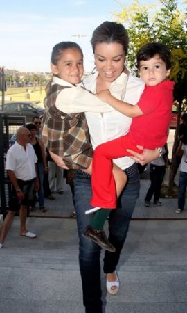 Jesús Alejandro Janeiro: ¿Qué se sabe del hijo anónimo de Jesulín de Ubrique? 35 Merca2.es Jesús Alejandro Janeiro familia Jesulín de Ubrique