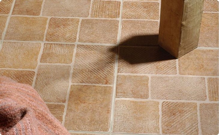 limpiar juntas suelo 1 Merca2.es