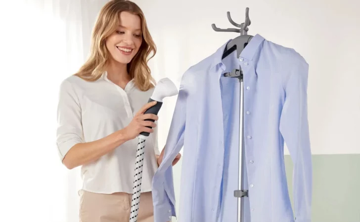 La plancha de vertical de Lidl para dejar tu ropa perfecta en un minuto 27 Merca2.es plancha lidl Merca2.es