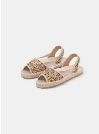 Este vestido de Carrefour para el entretiempo cuesta 3,99 euros 48 Merca2.es screenshot www.carrefour.es 2022.09.12 10 34 30 Merca2.es