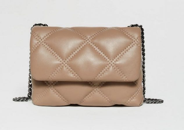 El bolso acolchado de Sfera que solo cuesta 11,99 euros 16 Merca2.es Sfera