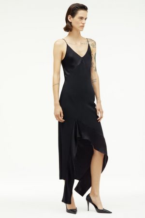 Zara se apunta al lujo con este espectacular vestido de 159 euros 24 Merca2.es vestido8 Merca2.es