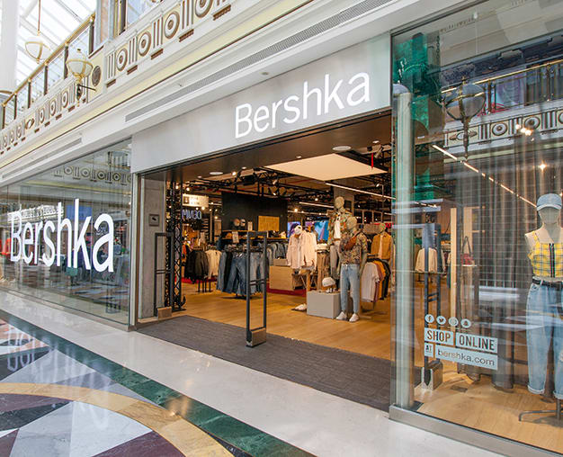Bershka intenta repetir con Bizarrap el éxito de Adidas con Kanye West