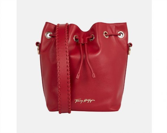 Bolso saco de piel en rojo con cordones