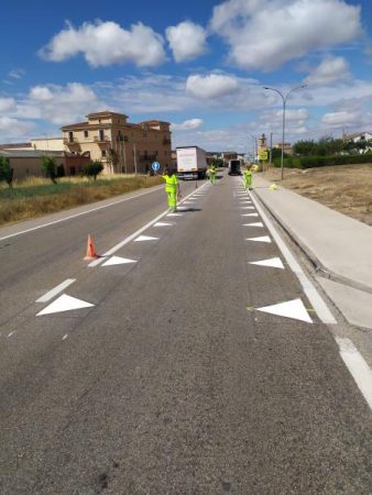 La nueva señal de la DGT que deberías conocer si no quieres una multa 22 Merca2.es Cómo es la marca “dientes de dragón”