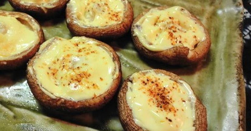 Champiñones rellenos gratinados: el entrante perfecto para el otoño 