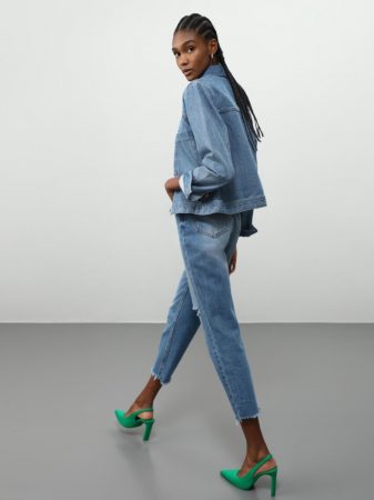 Lefties: la cazadora efecto piel que no querrás quitarte cuando refresque 