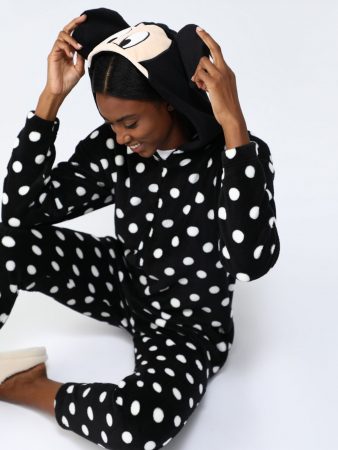 Lefties: el pijama que no querrás quitarte y cuesta menos de 10 euros 