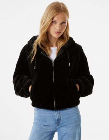 Cazadora “Teddy” con capucha de Bershka