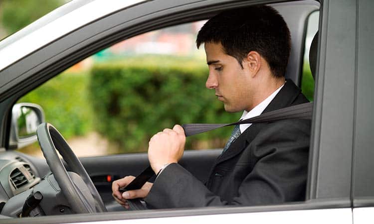 Utilizar el cinturon de seguridad cuando estan danados Merca2.es