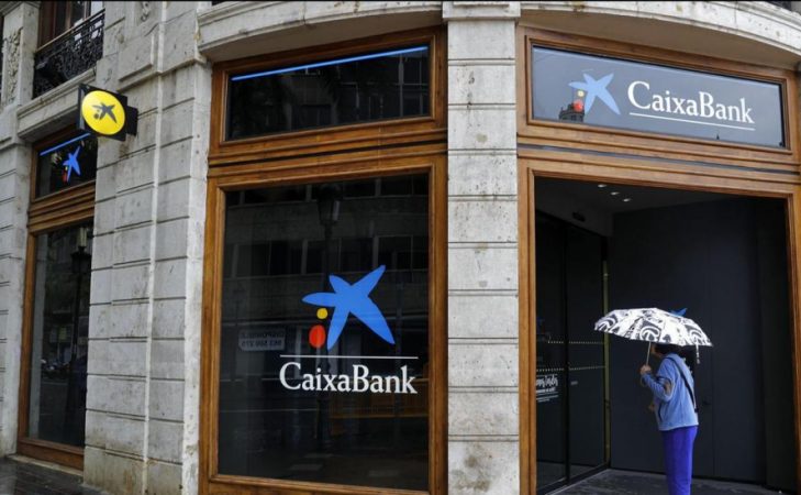 Esta es la fecha en la que CaixaBank empezará a cobrar sus nuevas comisiones