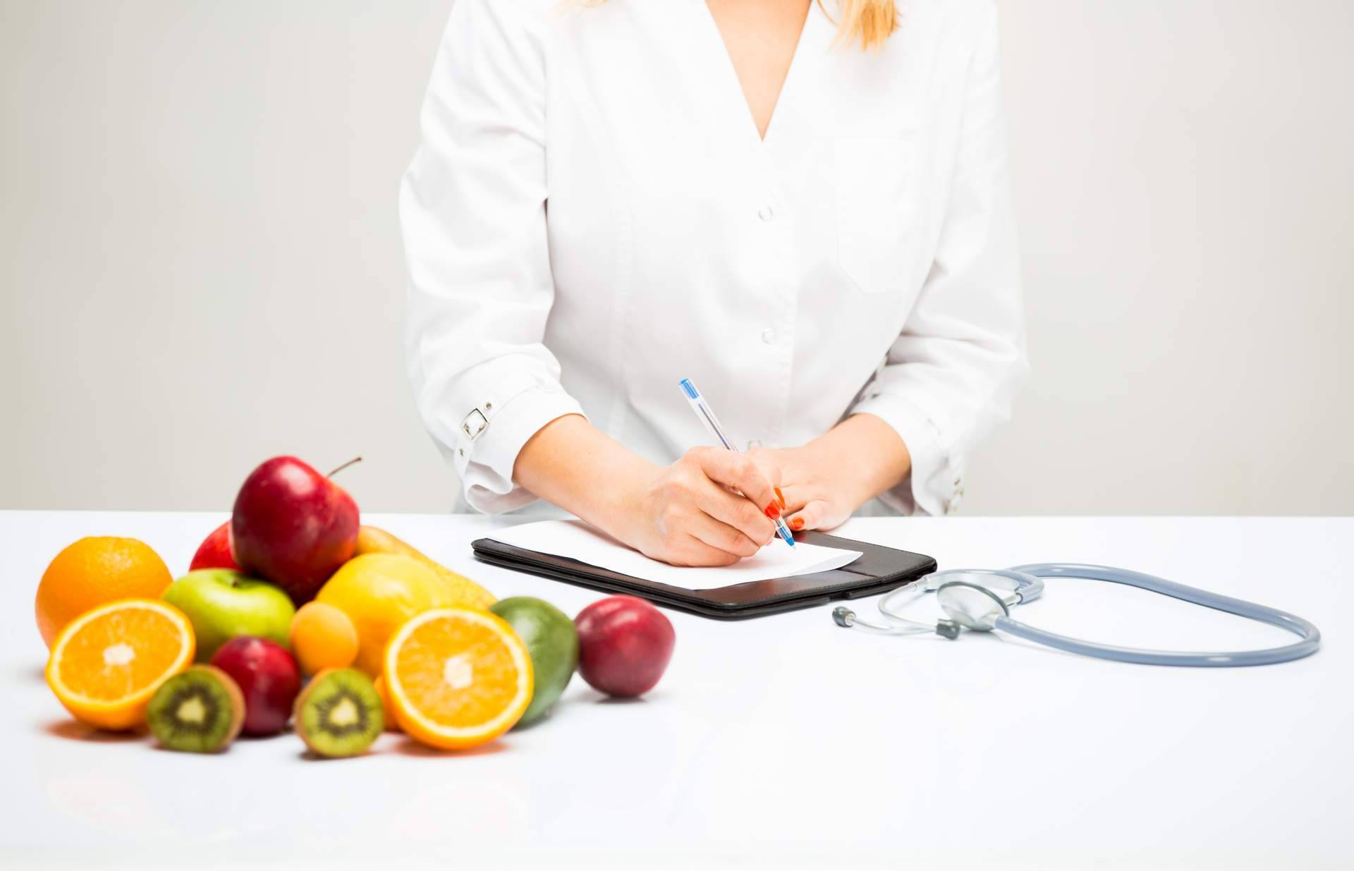 ¿Cómo evitar los atracones de comida con un cambio de hábitos?