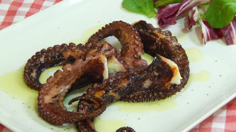 Pulpo asado: la receta que deja por los suelos el pulpo a la gallega 43 Merca2.es maxresdefault 30 Merca2.es