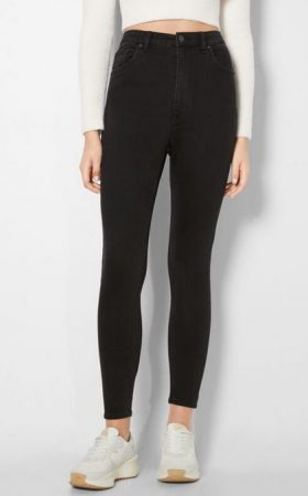 screenshot www.bershka.com 2022.10.04 16 21 40 Merca2.es