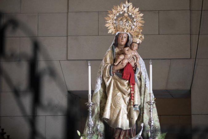 Una gran ofrenda a las Almudenas