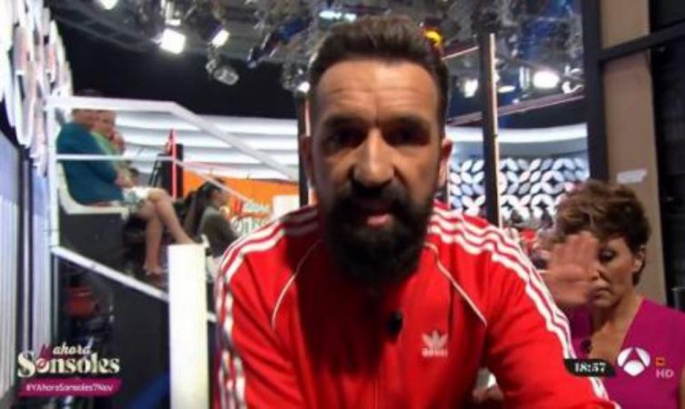 “¡No vas a entrar así!”