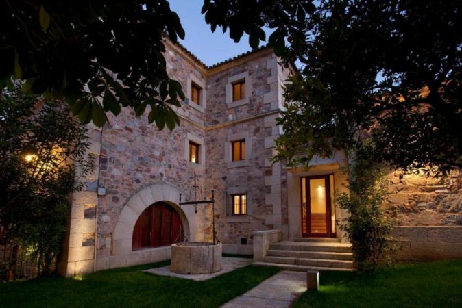 Estos son los mejores paradores nacionales de España para pasar un finde 28 Merca2.es Parador de Cáceres