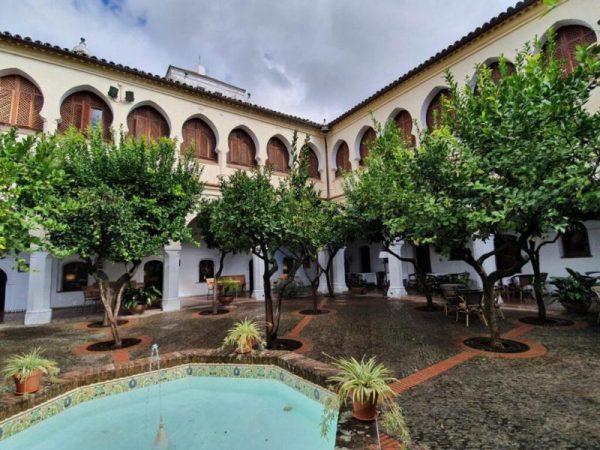 Estos son los mejores paradores nacionales de España para pasar un finde 29 Merca2.es Parador de Guadalupe